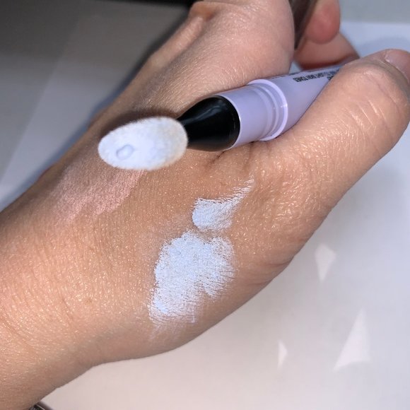 *Free Gift* Maybelline New York Master Camo Color Correcting Pen in Blue - Picture 4 of 8